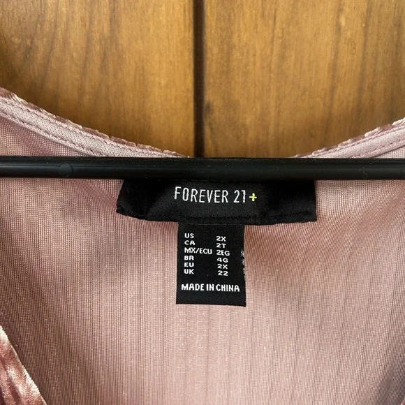 Forever 21+ Pink Velvet Top - Picture 2 of 3